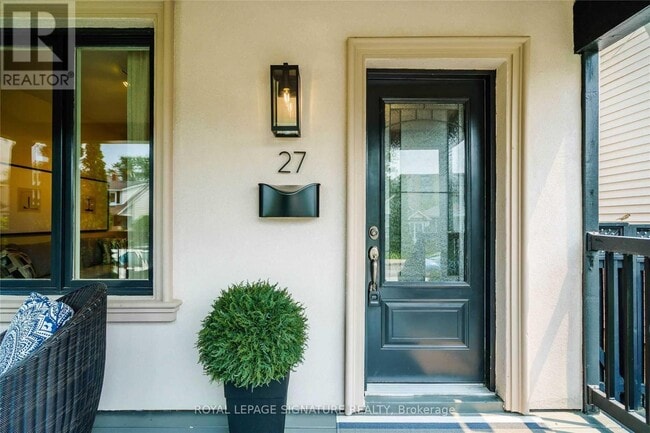 Photo - 27 Coleridge Ave