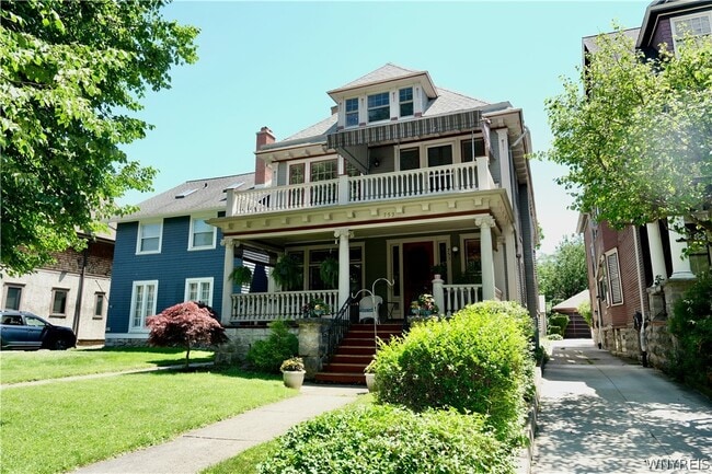 Building Photo - 753 Lafayette Ave