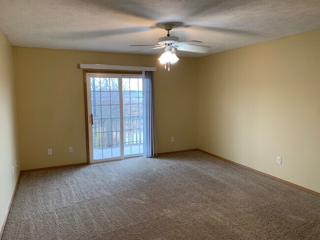 711 - Currency Commons Apartments