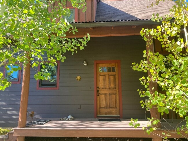 Building Photo - Charming 2-Bedroom, 2-Bath Cabin Retreat
