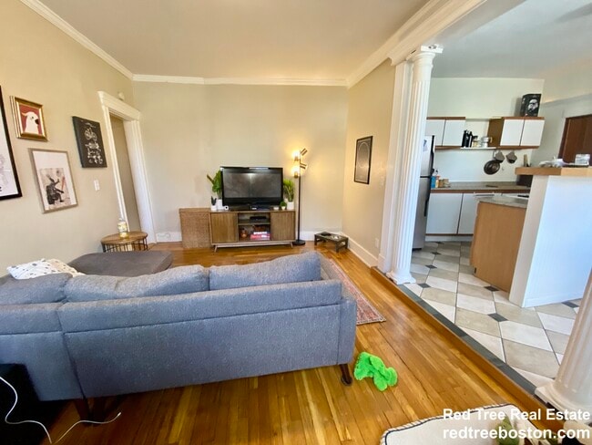 Photo - 5 Braemore Rd Unit 2