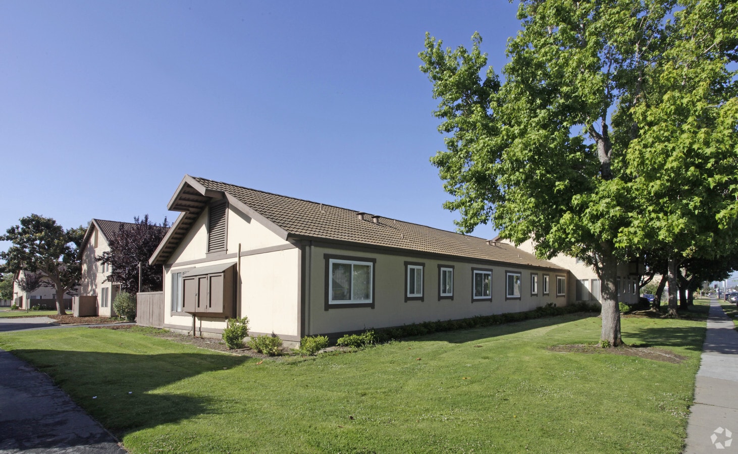 Photo - Gabilan Plaza Apartments