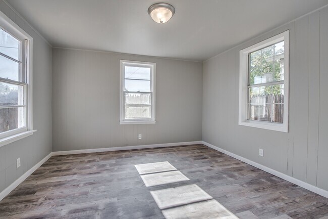 Photo - 4813 40th St Unit Rear