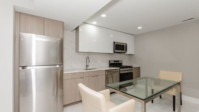 Photo - 2252 N Clark St Unit G