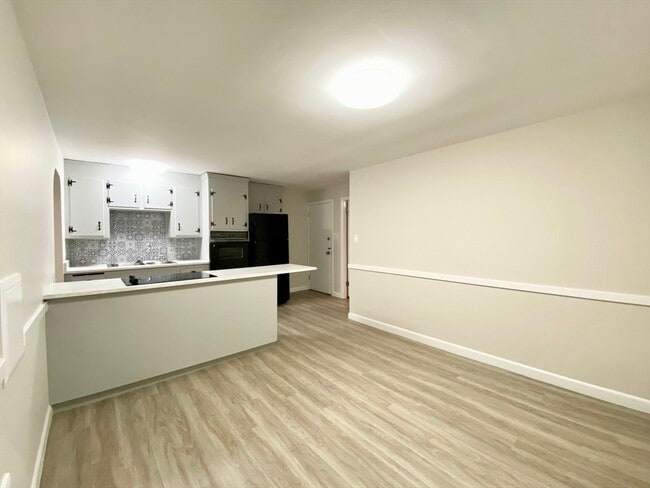 Building Photo - 57 Kimball Ave Unit 2