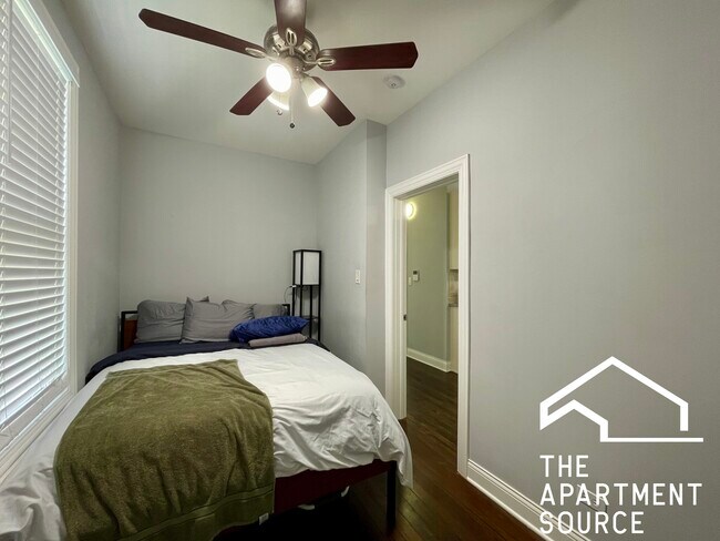 Photo - 2824 N Ridgeway Ave Unit 2