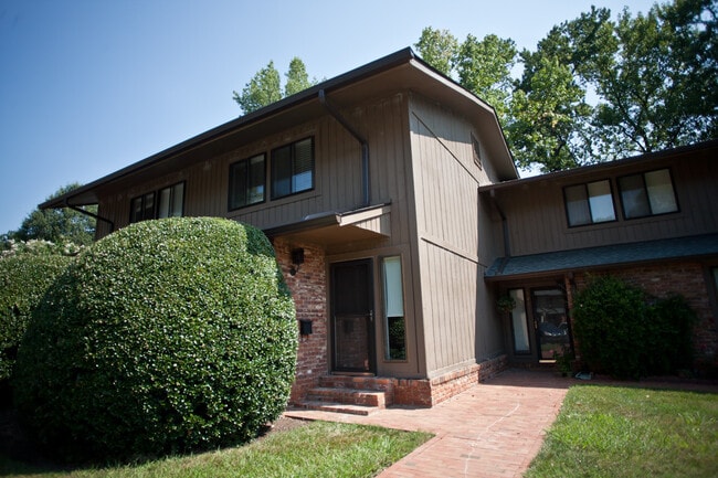 Cute 2-bedroom townhome in The Oaks! - Cute 2-bedroom townhome in The Oaks!