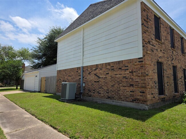 11350 Raven View Dr