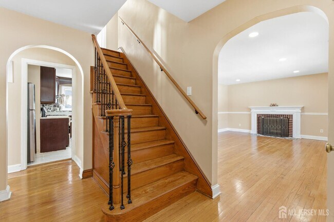 Photo - 219 Plainfield Rd