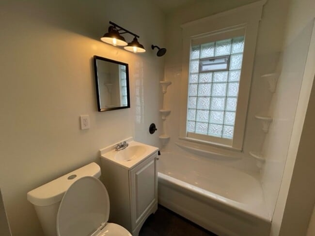 Photo - 633 W Chambers St Unit 633A W Chambers St (upper)