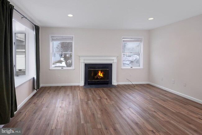 Photo - 191 Jonathon Dayton Ct