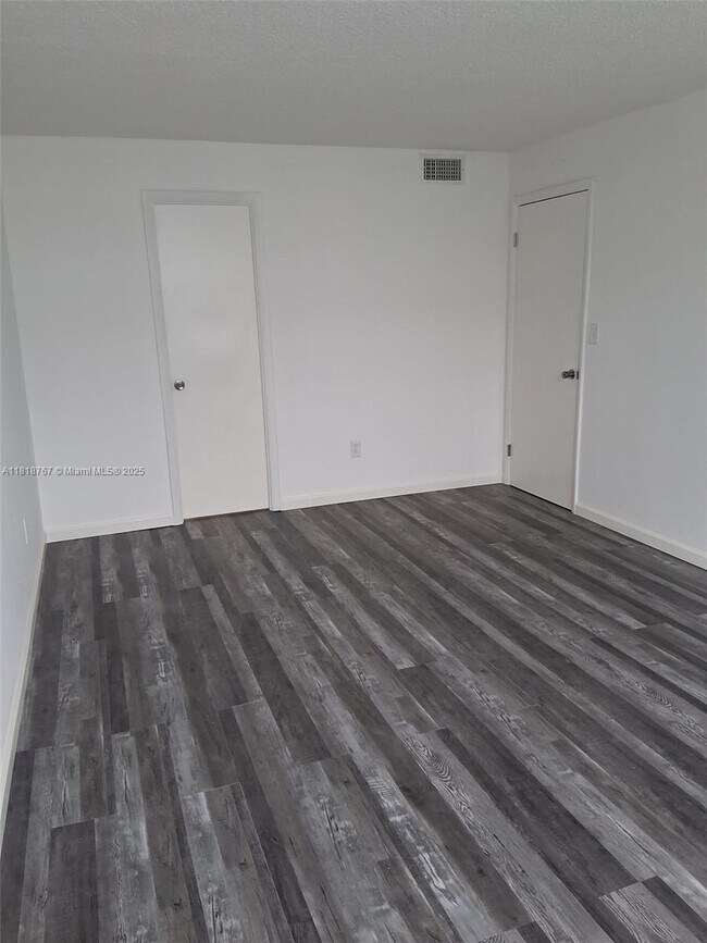 Photo - 492 NW 165th St Unidad C410