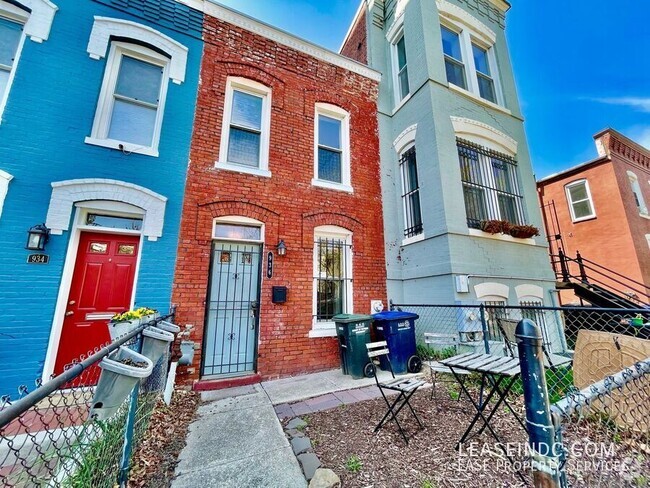 Building Photo - 936 4th St NE Rental