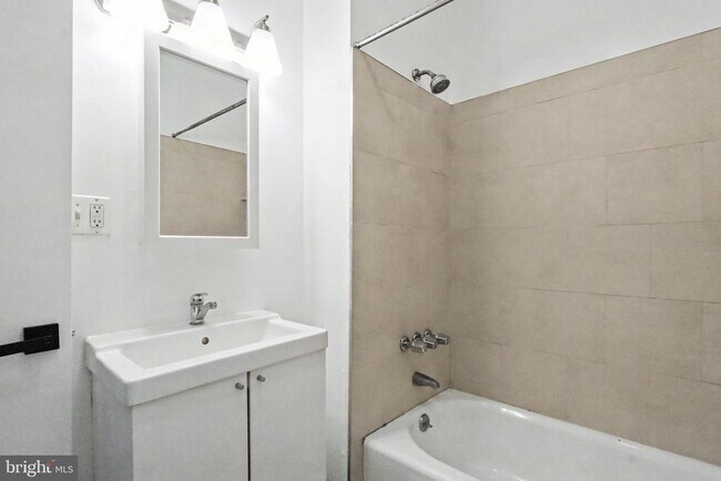 Photo - 1117 W Main St