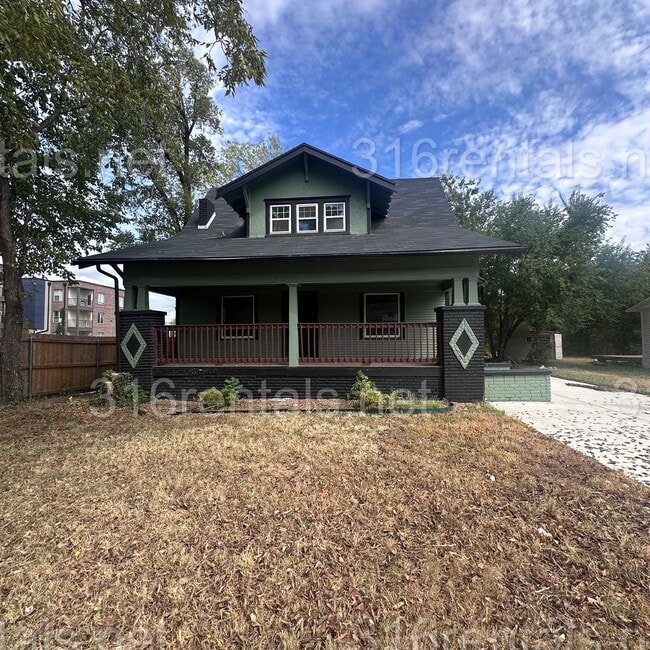 Building Photo - 420 S Osage St