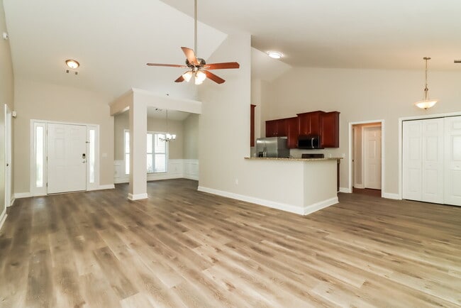 Photo - 205 Westridge Cir