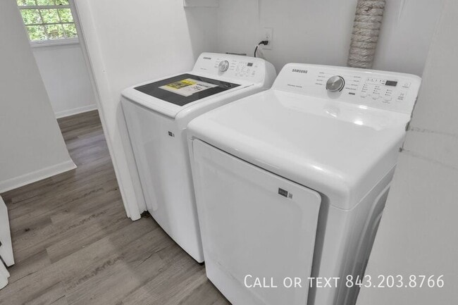 Photo - 301 Sprucewood Dr