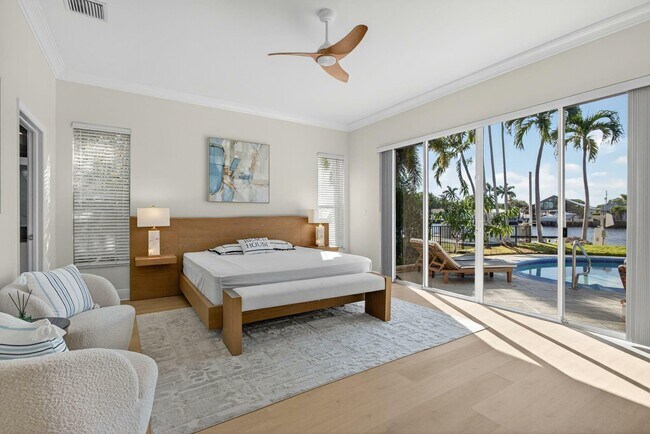 Photo - 513 S Riverside Dr