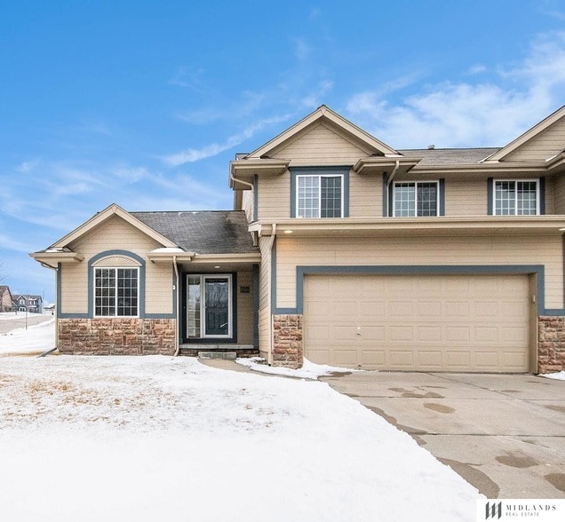 Building Photo - 2108 S 197th St