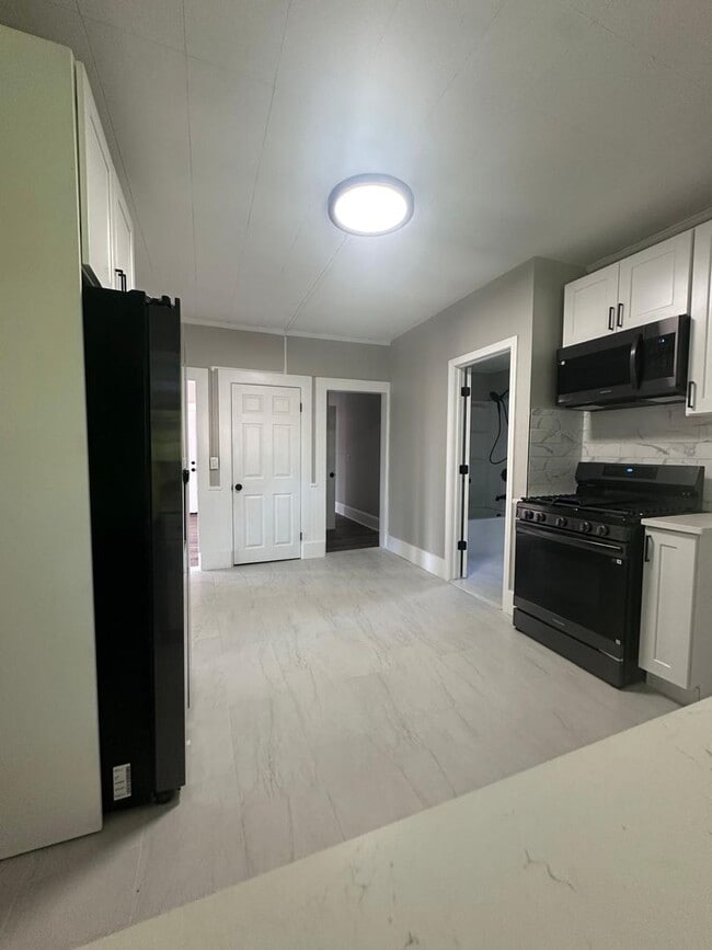 Building Photo - 47 Hart St Unit 1