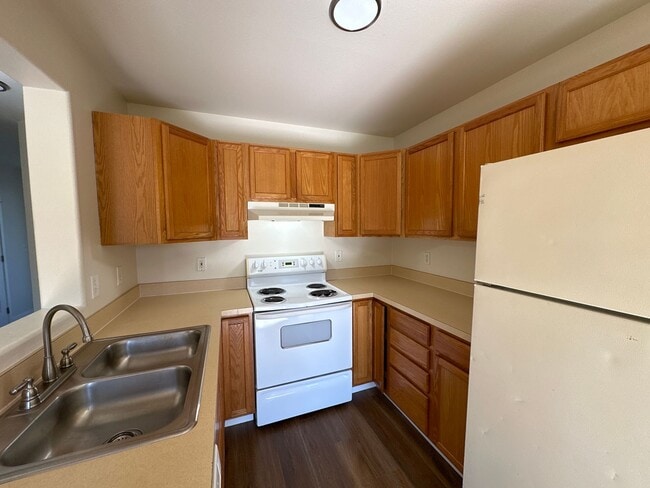 Photo - 4860 48th Loop Unit D