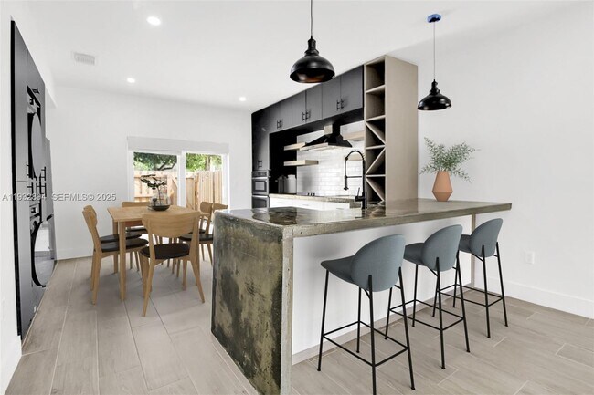 Building Photo - 16911 SW 137th Ct