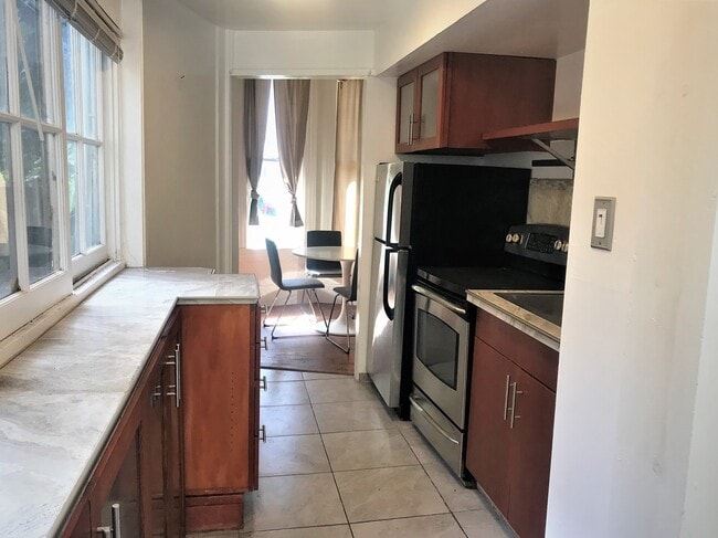 Building Photo - 2531 Ridge Rd Unit 2