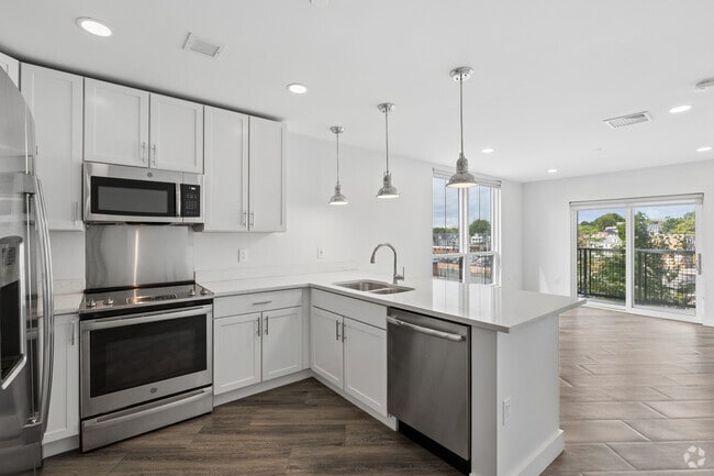 2BR, 2BA - 1,114SF - Kitchen