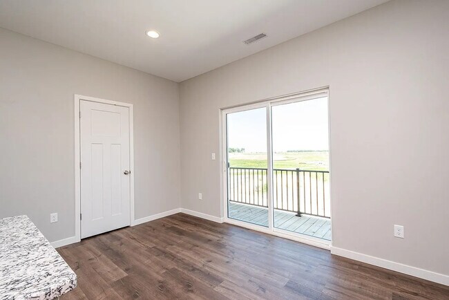 Photo - 625 Catherine Dr