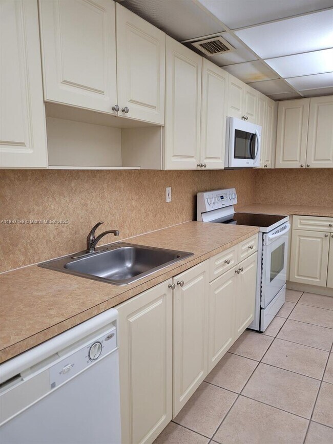 Photo - 7000 NW 186th St Unit 4-223