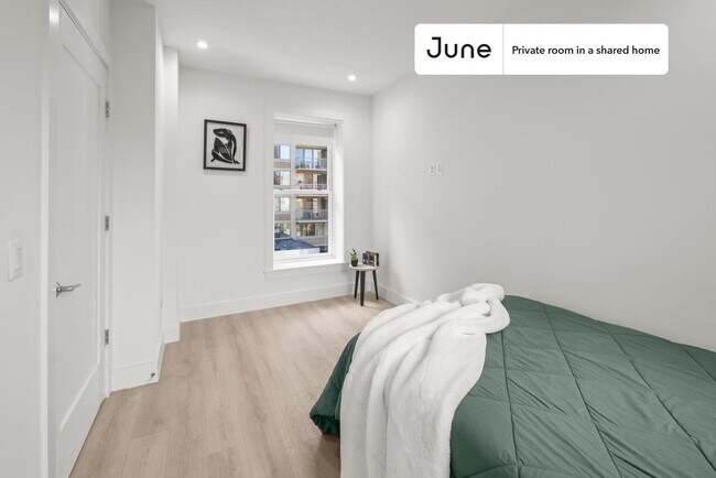 Room in Shared 4 bed/2 bath home in Dupont Circle