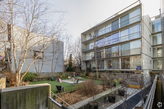 580 Carroll St - 580 Carroll St