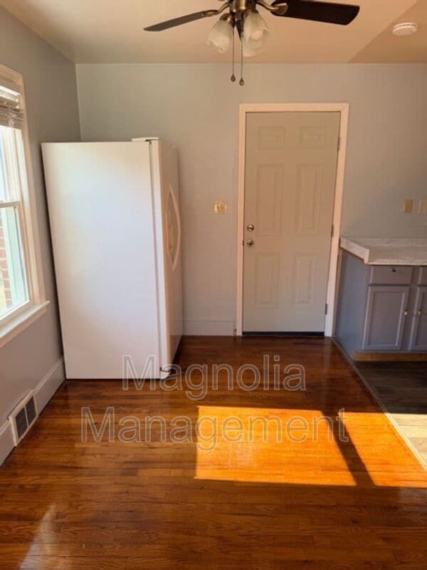 Photo - 1217 Oakridge Ave