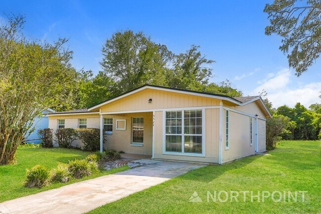 Photo - 3 BR/1.5BA | Newly Renovated Single Family Home | Huge backyard|In Jacksonville!
