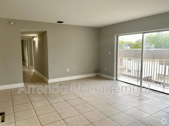 Building Photo - 8601 SW 94th St Unit Apt 315W