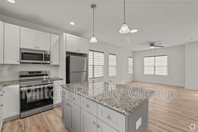 Building Photo - 405 E Harnett St Rental