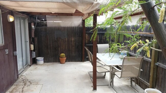 Photo - Centrally located 1 bedroom, 1 bath with bonus Den in a duplex, SW side of Swan & Grant.