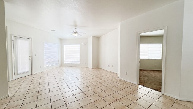 4964 E Catalina Ct