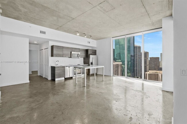 Building Photo - 151 SE 1st St Unit 3511