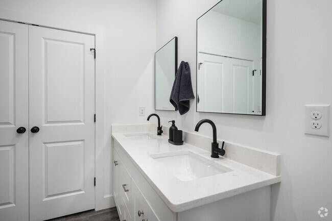 3BR, 2.5BA - 1366SF