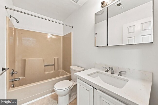 506 W 9th St