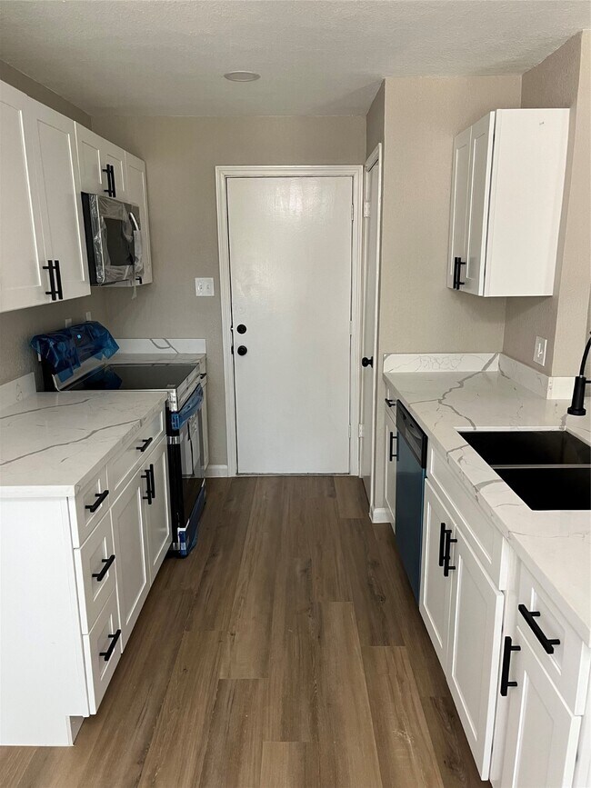 Photo - 2115 Blindlake Dr