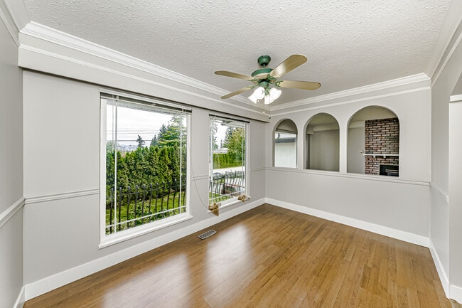 Photo - 15398-15328 28 Ave