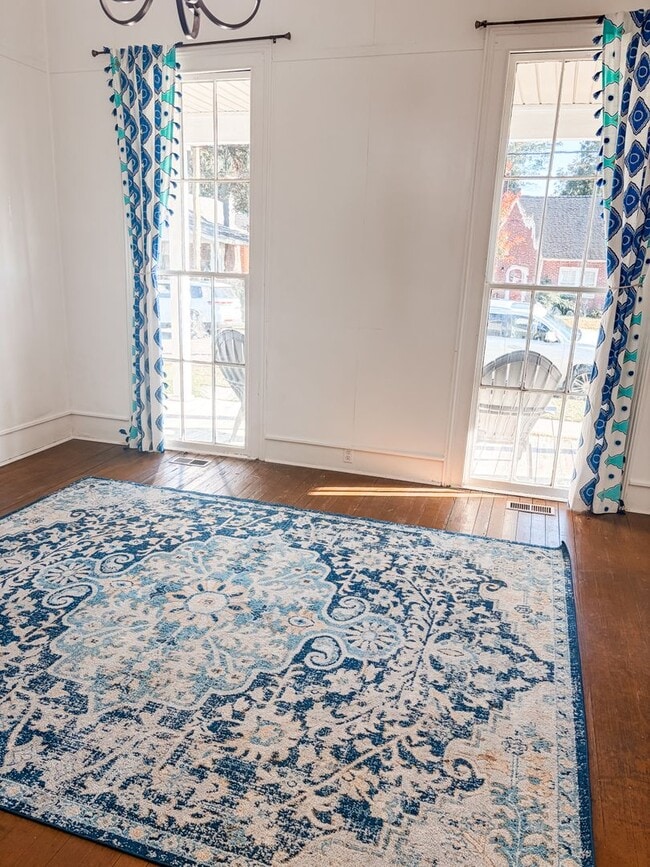 Photo - 117 E Main St