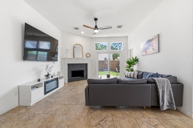 Photo - 18 Avenswood Pl
