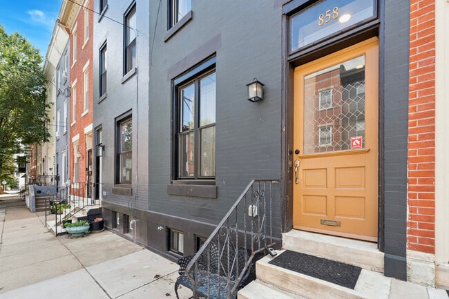 Photo - 858 Perkiomen St