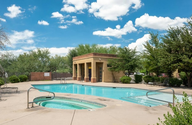 Building Photo - 2803 E River Rd