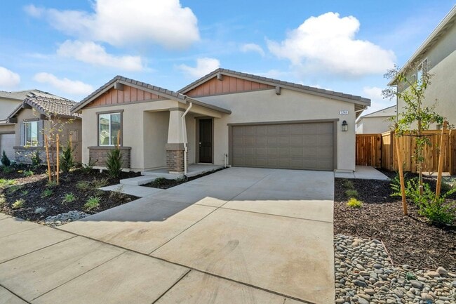 3248 Bear Oak St