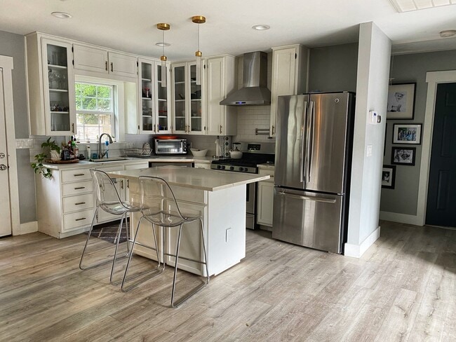 Building Photo - 2802 W 45th St Rental