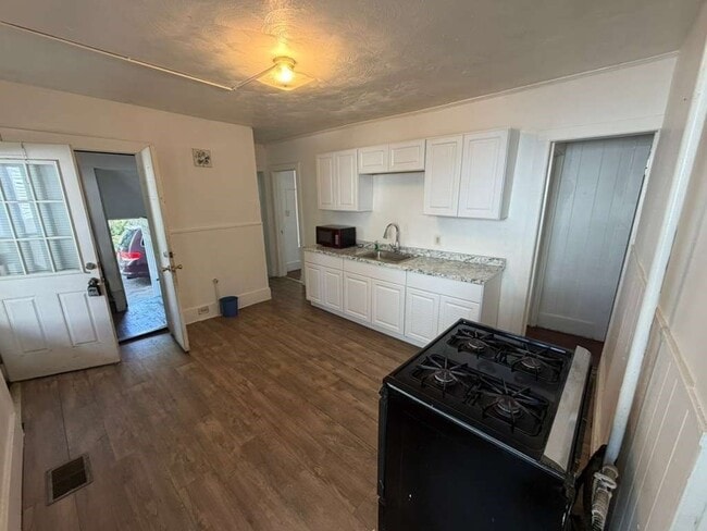 Photo - 16 Alderman St Unit 1